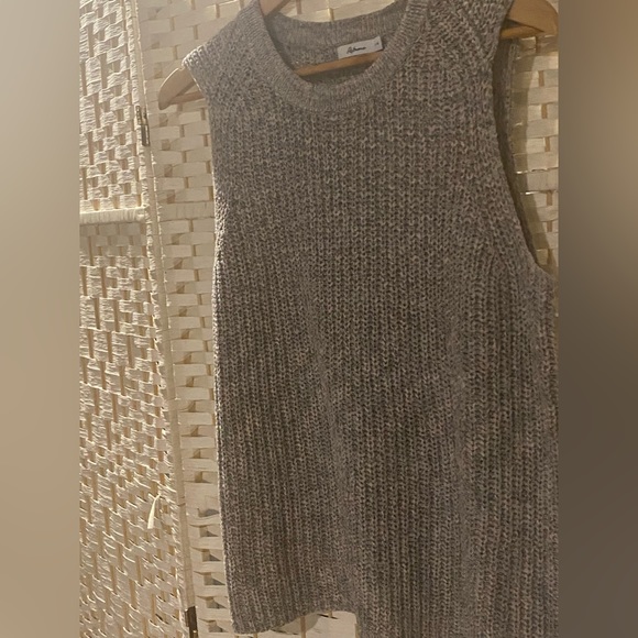 Reitmans Grey with Pink/Black Accents Knit Tank Top/Sweater Vest Size L - Picture 3 of 11